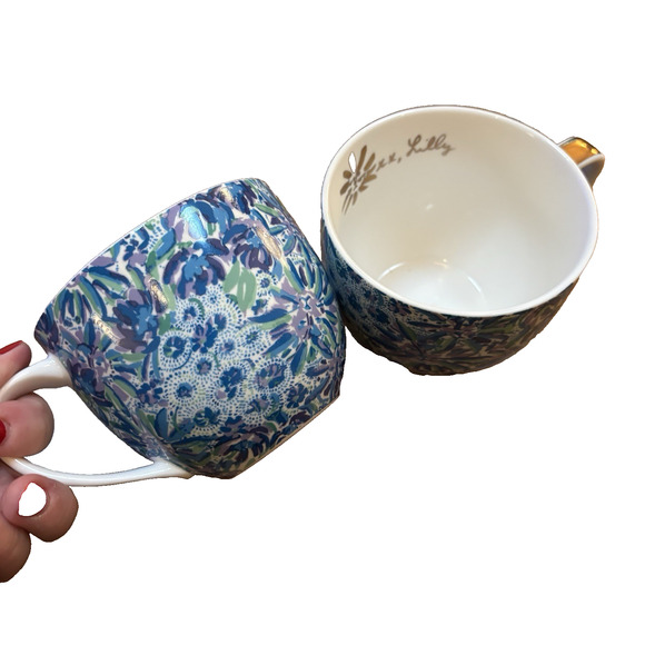Lilly Pulitzer Set of 2 Ceramic 12 oz Coffee Tea Cups Blue Floral Lion Gold Trim - Picture 8 of 9